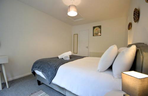 Stylish 1BR Retreat with Garden and Rustic Kitchen - Foto 19