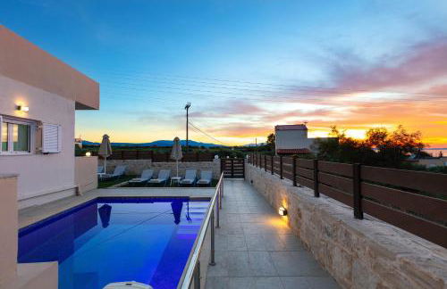 7 bedroom villa with pool, 700m from the beach! - Foto 5