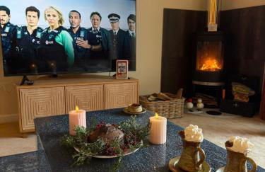 Romantic Luxury Cabin & Hot Tub near New Forest Dorset - Photo 15