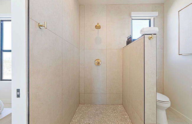 Private Pool, Hot Tub, Firepit Modern Oasis Blue Mirage by Avantstay - Foto 23