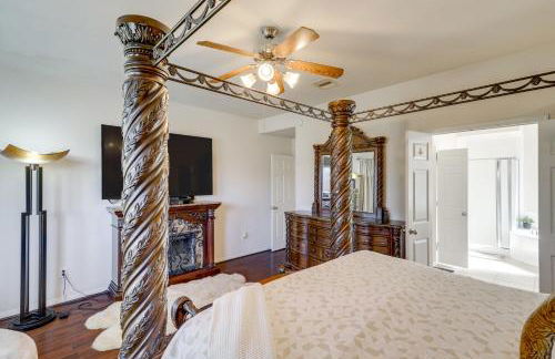 Lake-View Home with Pool Access in Legends Ranch! - Foto 12