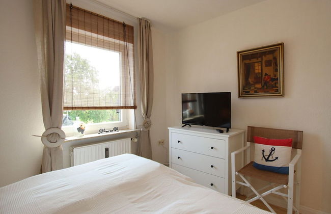 House in Dornumersiel Near Sandy Beach - Photo 4