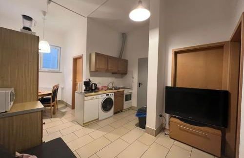 Private Souterrain Apartment in the green of Berlin - Foto 8