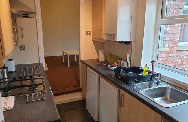 South Shield's Emerald 2 Bed Apartment - Photo 13