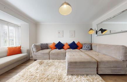 Rare find - new build 3 bedroom house near Cheshire Oaks - Photo 49