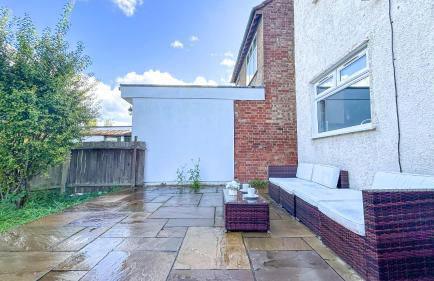 Fully Furnished New Malden 3BDR Home with Parking Washer Dryer and Garden near Kingston - Foto 11