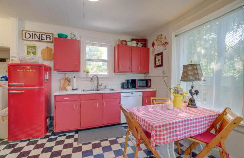 Vintage Charlevoix Home with Deck Near Round Lake! - Photo 3