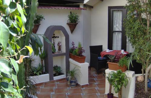 Ferienwohnung mit kleiner Innenhof-Terrasse im mediterranen Stil - Foto 9