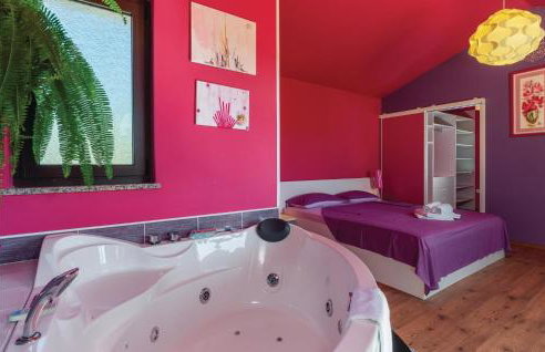 Four-Bedroom Holiday Home In Vodnjan - Foto 4