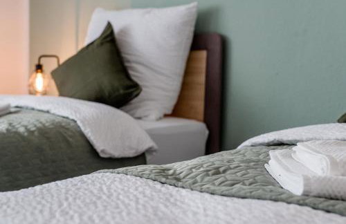 janu-homes - 3 Zimmer Apartment - 4 Betten, Waldblick vom Kirchplatz - Foto 11