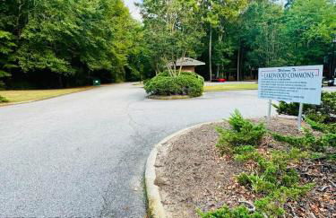 Lakefront Condo - King Bed Full Kitchen - Foto 25