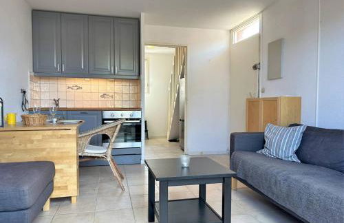 Appartement Duplex 100m Plage, Terrasse, Parking, 4 Couchages - Le Lavandou - FR-1-251-533 - Foto 4