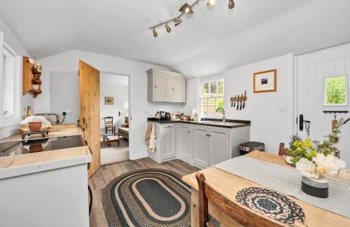 The Red Shed Entire home for 2 Private garden and parking 2 miles from Bury St Edmunds - Foto 4