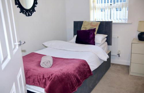 Modern house in City Centre with private parking and gated property - Foto 13