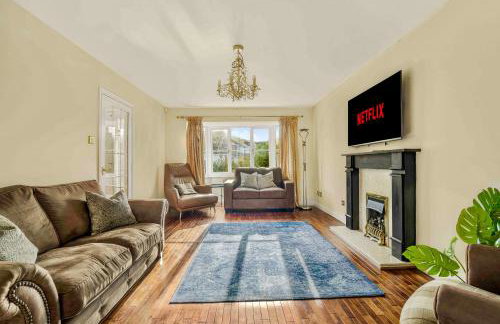 Spacious 4 Bedroom Warrington House with Free Parking Perfect for Contractors, Families and Business Guests - Foto 20