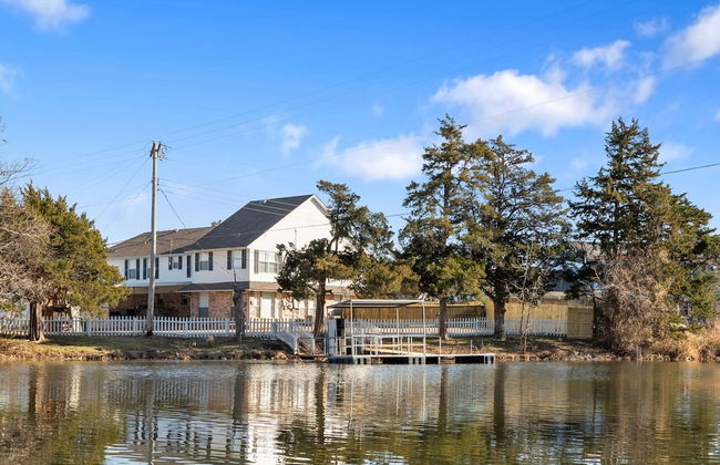 Spacious Lakefront View With Hot Tub and Pool NH - Photo 15