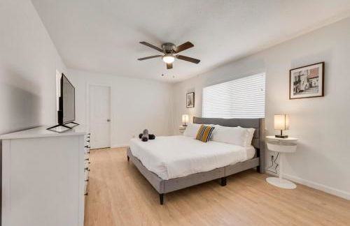 Cozy 5BR Pool House with Hot Tub Near The Lake - Foto 19