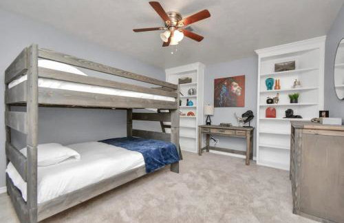 Backyard Oasis-Pool & Grill-Heart of Friendswood - Foto 34