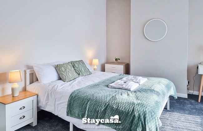 White Cozy House With Pool Table Game Room - Photo 39