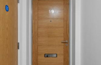 Solihull Flat For 2 with Fast WiFi with Free Secured Parking - Foto 23