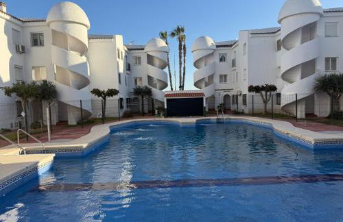 Laguna Beach Haven, WIFI, swimming pools, beach a few steps away, shops - Photo 25