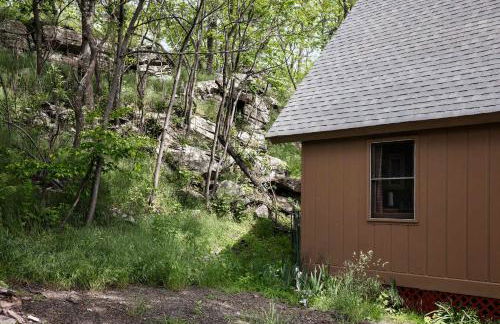 Stunning Mountain Views w Deck & Grill on 5 Acres! - Foto 42