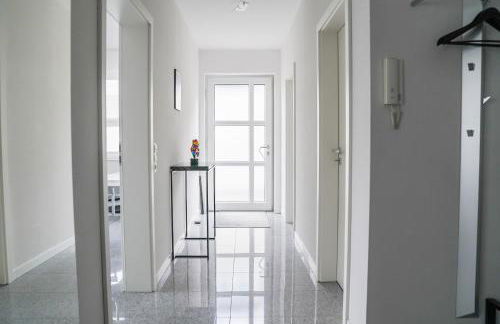 Modernes Stadthaus 100qm Parkplatz Bad&Dusche Küche - Foto 5