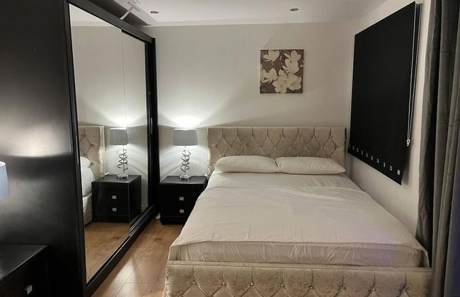 Remarkable 1-bed Studio in Staines - Surrey - Photo 5