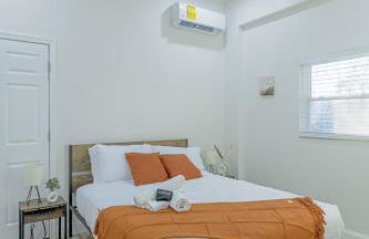 Ridgetop Hideaway 12-Guest Oasis with Hot Tub & Epic Views Near Winery Tours & Trails - Pets are allowed by request - Foto 49