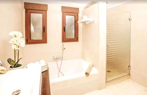 Casa Orquídea - Luxury 4 bedroom Villa - Photo 26