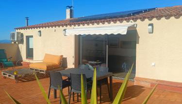 Sunny Relaxing Penthouse Costa Brava, Sea & Mountain Views, Huge Terrace, Fiber 1GB - Foto 3