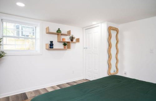 Chic 2-Bed Haven with Vibrant Décor in SE Atlanta - Foto 21