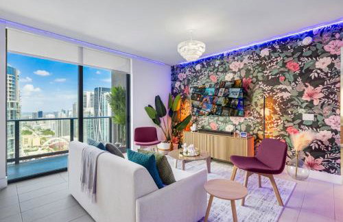 Stunning Lux 2 Bed 2 Bath with Panoramic View from Balcony - Foto 6