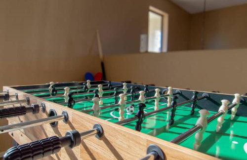 Heated Pool • Mini Golf • Huge Backyard • King Bed - Foto 13