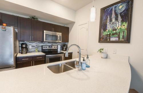 The Treehouse Spacious & Fun 2BR Retreat in the Heart of the Domain - Foto 10