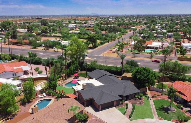 Sereno Ranch by Avantstay Sleeps 16! Outdoor Bar/kitchen, Pool, Fire Pit & Hot Tub! - Foto 52