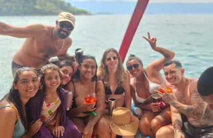 Carnaval Boat Tour - Photo 3