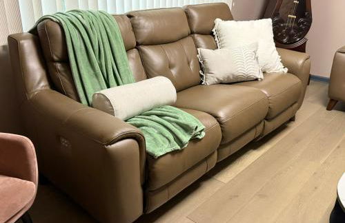 Delightful 3 Bd Home with King size bed, hot tub, playground! - Foto 8