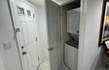 Lovely Remodeled 2bdrm Basement Home - Foto 27