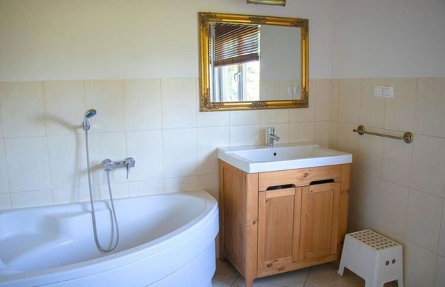 Large Holiday House With Terrace, Bobolin - Foto 7