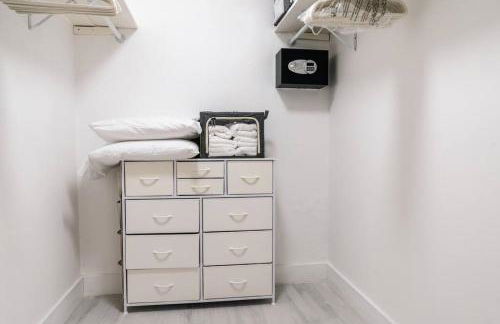 Luxury Retreat 3B ,2Ba POOL , Coral Gables Center - Photo 28