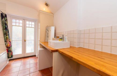 Central Caversham Traditional English House Pass the Keys - Photo 14