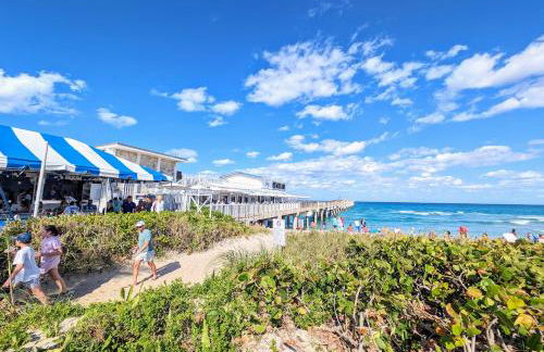 Coastal Harbor, King Bed, Pickleball Gear, Golf set, BBQ- 1 dollar rides to Beach, by Maven Vacation Rentals - Foto 44