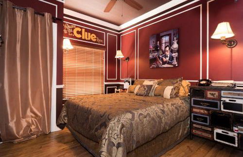 Lakefront Mansion on 10 Acres - Sleeps 15-45 - Foto 43