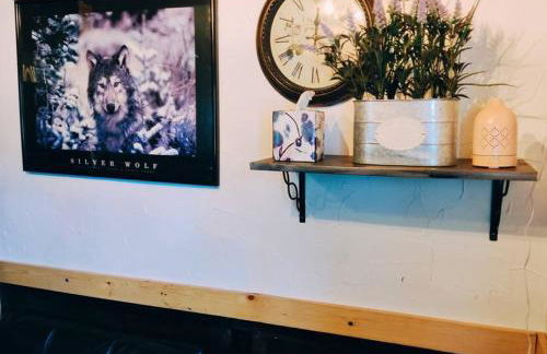 Wolf's Cabin-Walk to Downtown Noblesville - Foto 22