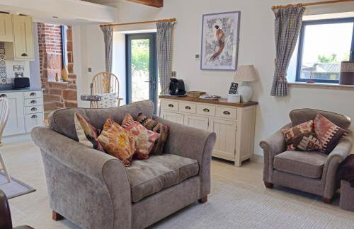 Beautiful Views Historic 16th Cent Barn Conversion - Pass the Keys - Foto 7