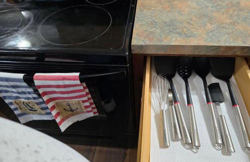 Newly Renovated Historic 6-Bedroom Manor, Where Timeless Elegance Meets Modern Luxury - Foto 55