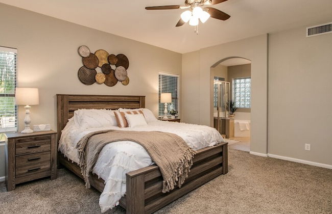 Massive 5 Bdrm Getaway W/pool, Hot Tub, Game Room! - Photo 2