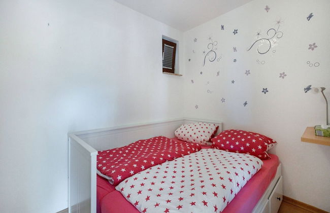 Apartment in Medebach With Fenced Garden - Photo 3