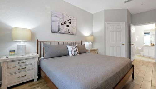 Spring Break Awaits Disney Close Pool Slides Fun - Foto 4